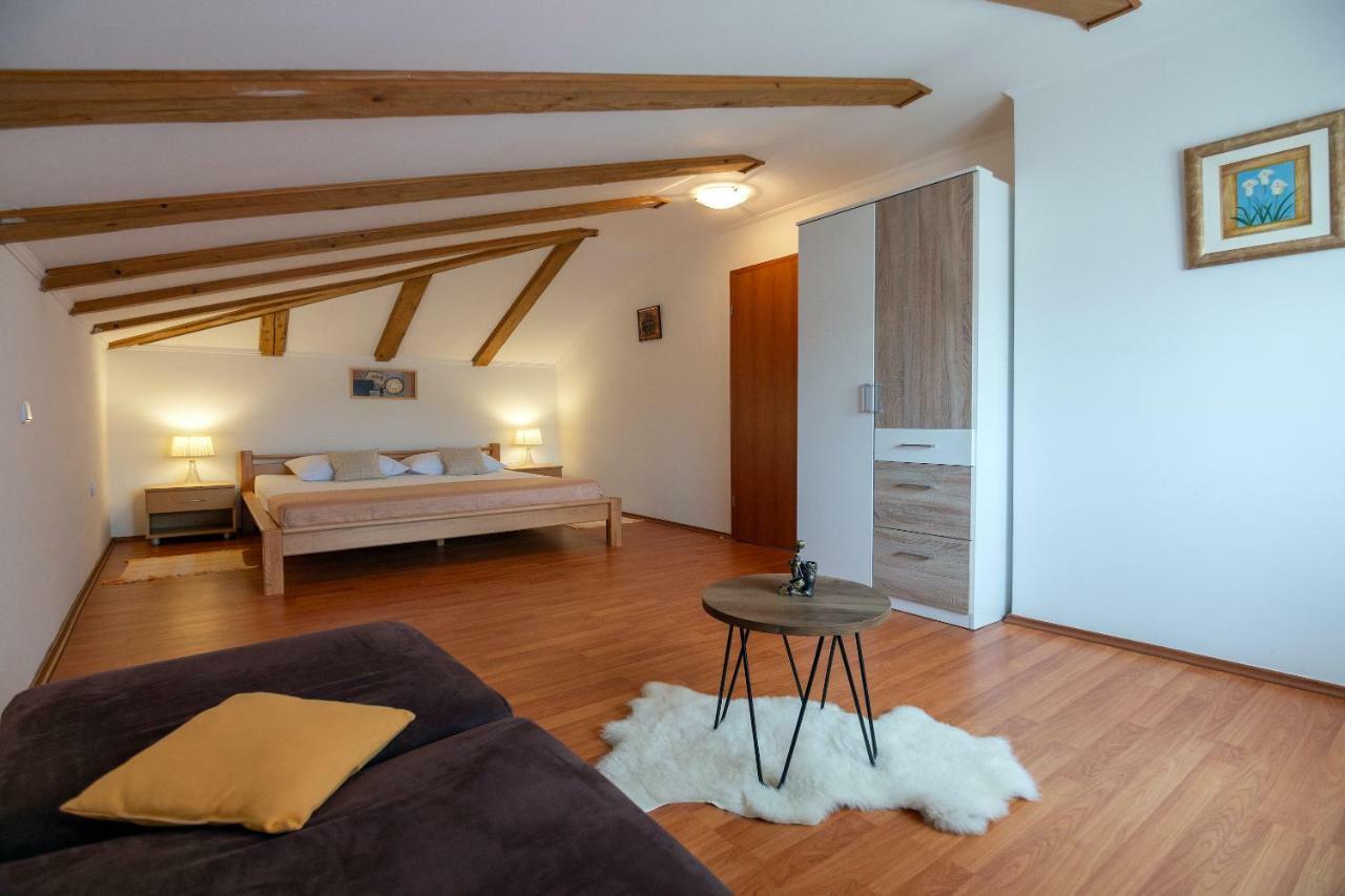 Apartmani Ivan Lopar Esterno foto