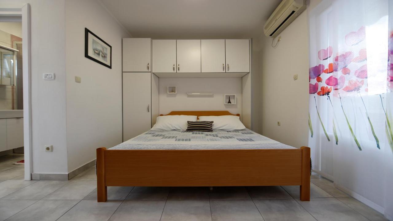 Apartmani Ivan Lopar Esterno foto